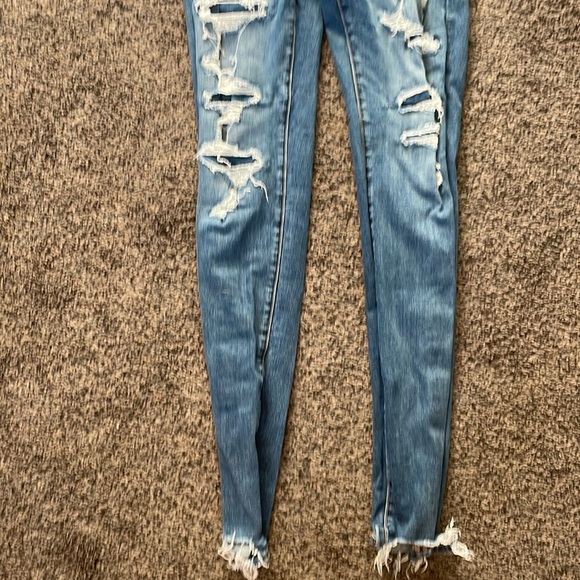 Jean - Picture 3 of 6